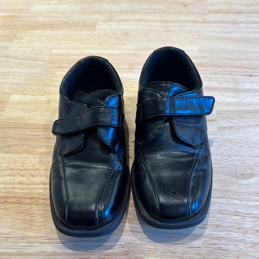 11 / Boys Black Leather Shoes